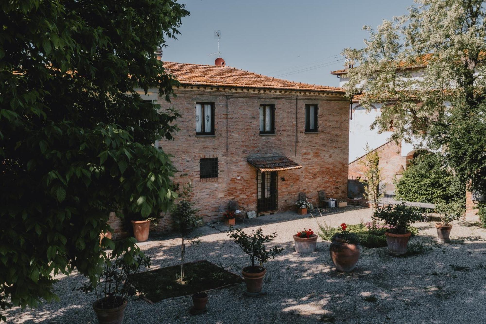 Podere Biagio Valiano Exterior photo